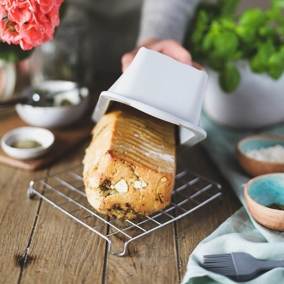 BREAD BAKING PAN